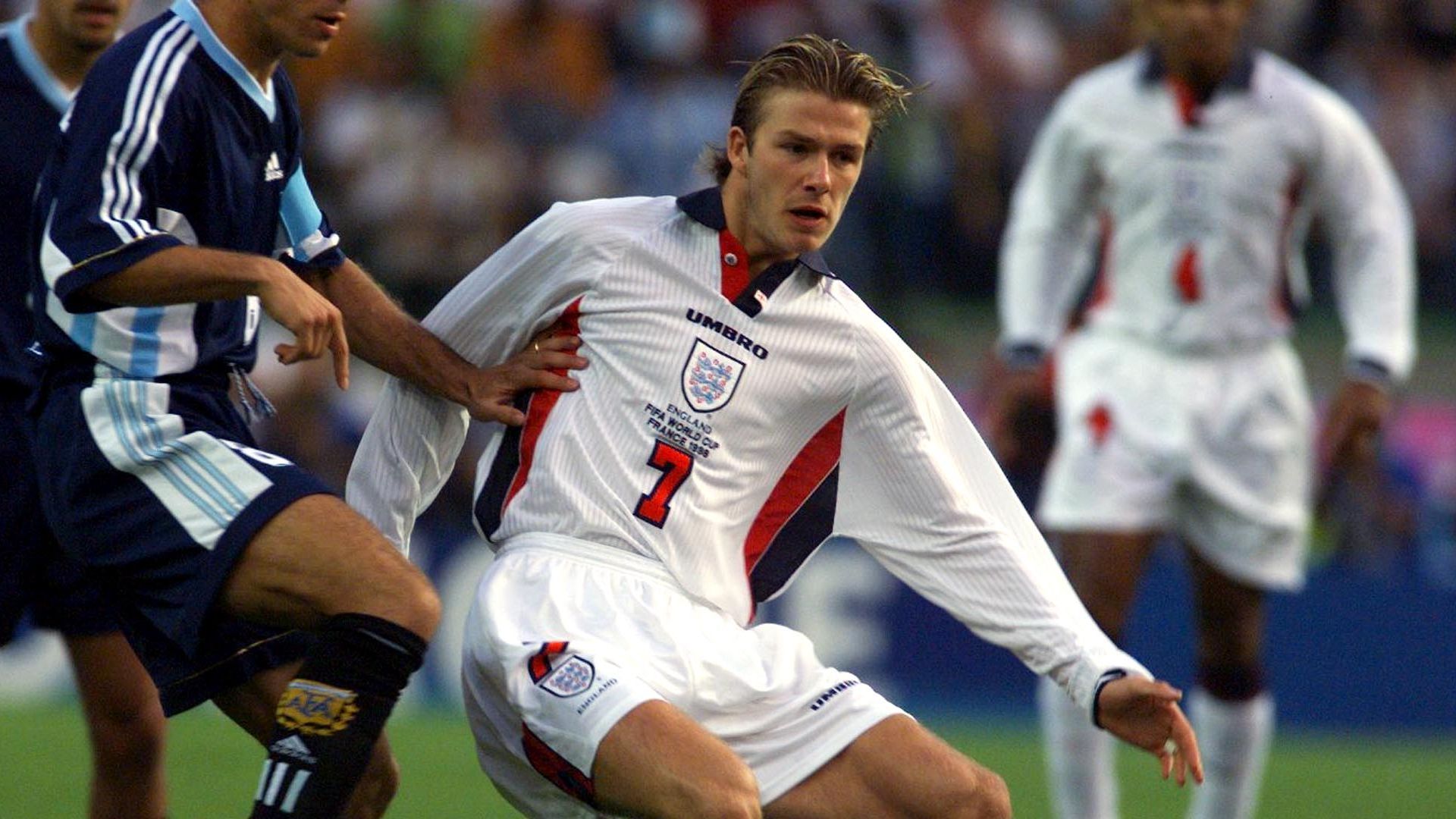 デビッド・ベッカム、フランスW杯敗退の記憶を消したい「人生が一変