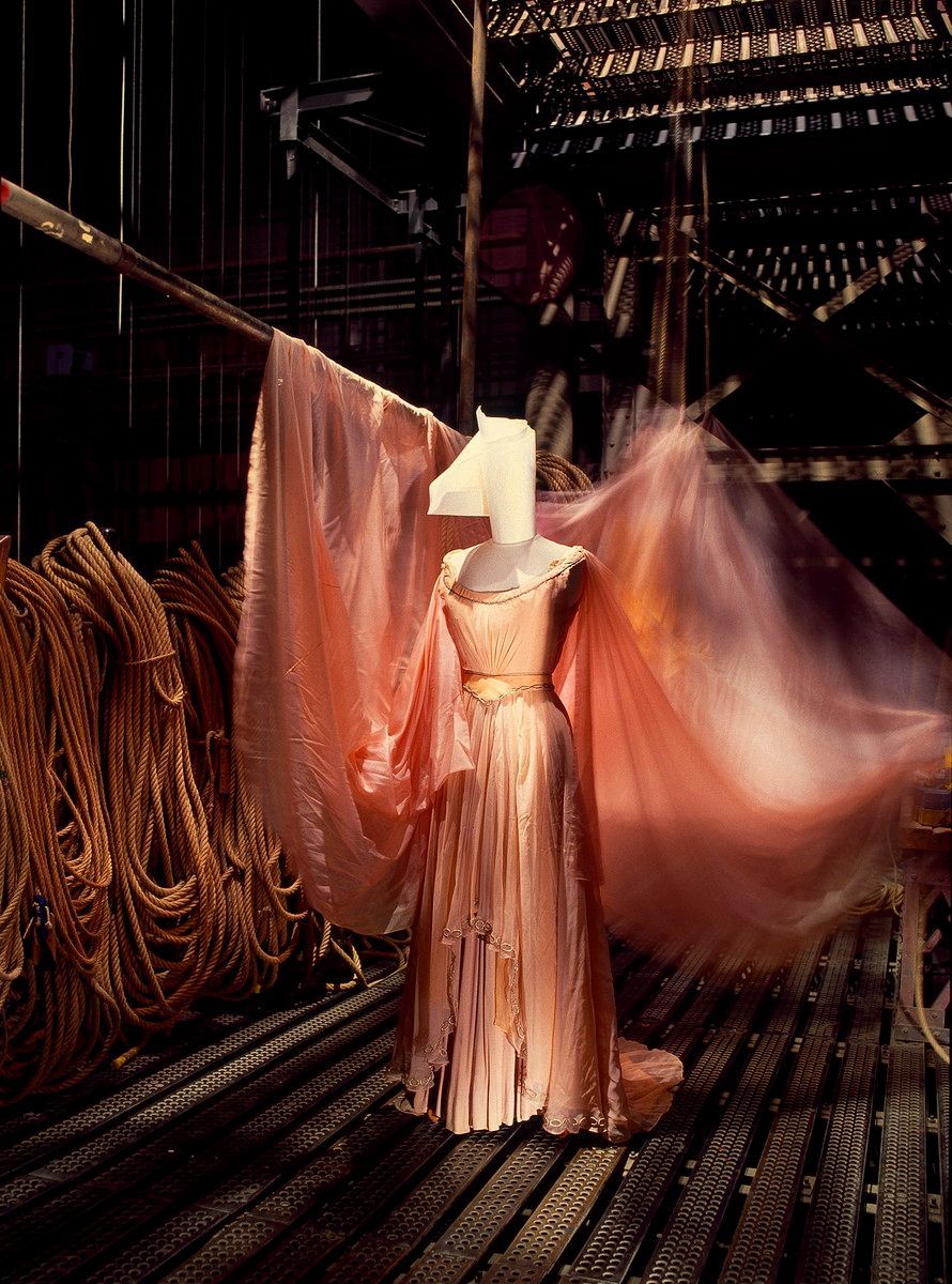 8年の歳月をかけて撮影された圧巻の写真群。田原桂一がパリ・オペラ座