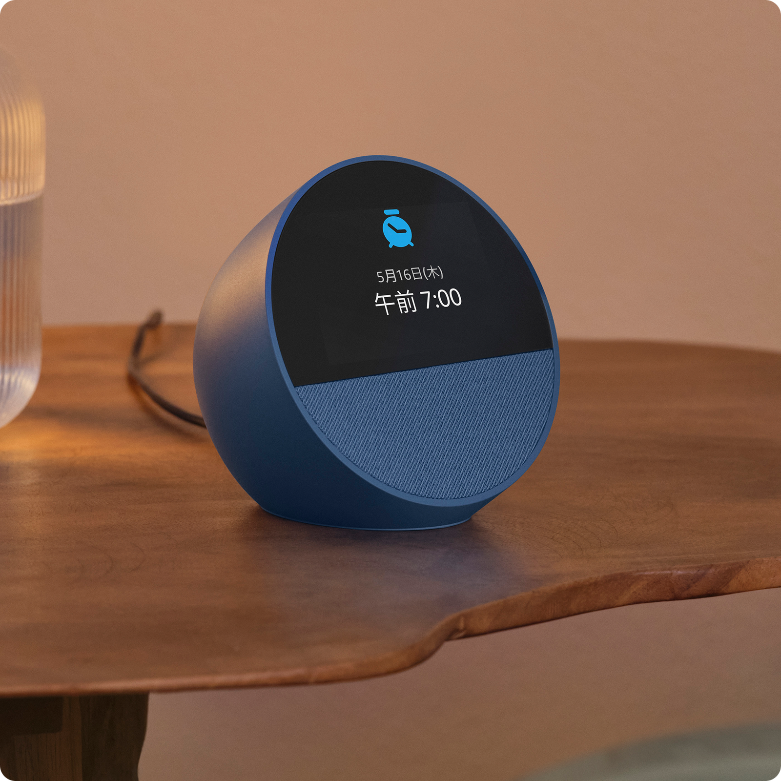 アマゾンが「Echo Spot」の2代目モデル、天気や時間などのディスプレイ