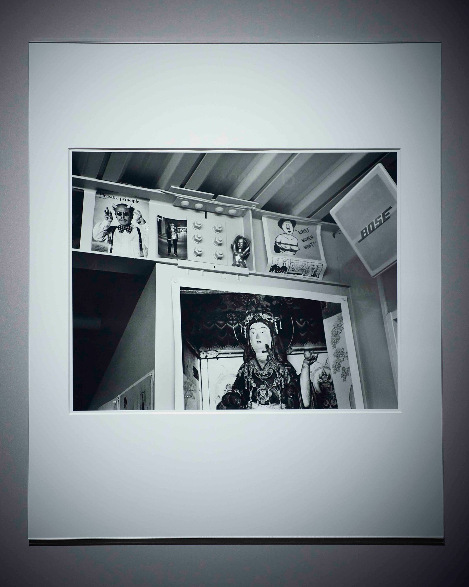 荒木経惟の個展「東京墓情」 写真家人生を振り返る新作が公開 - WWDJAPAN