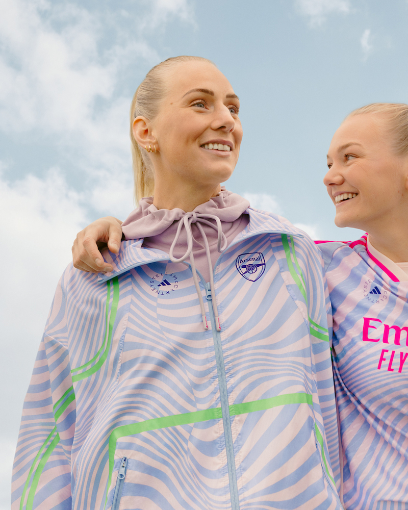 アーセナル・ウィメンFC ×「ステラ マッカートニー」×「アディダス」の