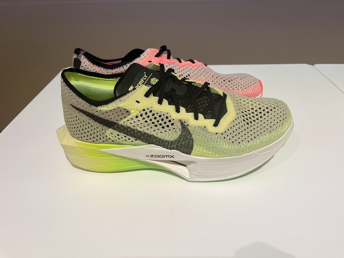 ナイキ」駅伝パック最新作は左右異なるビタミンカラー - WWDJAPAN