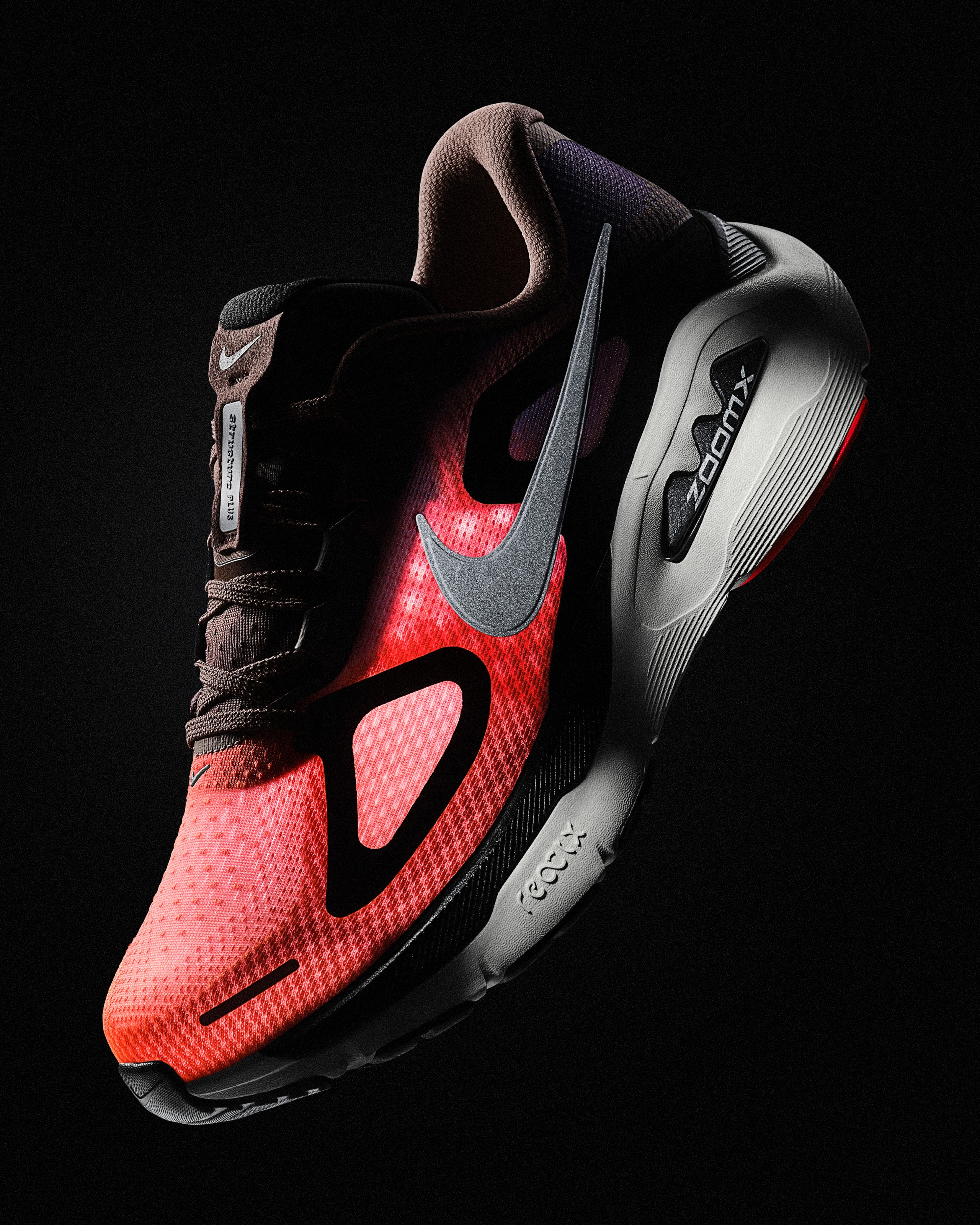 サポート性に優れたナイキ ストラクチャー プラスを味方に、自信に溢れ