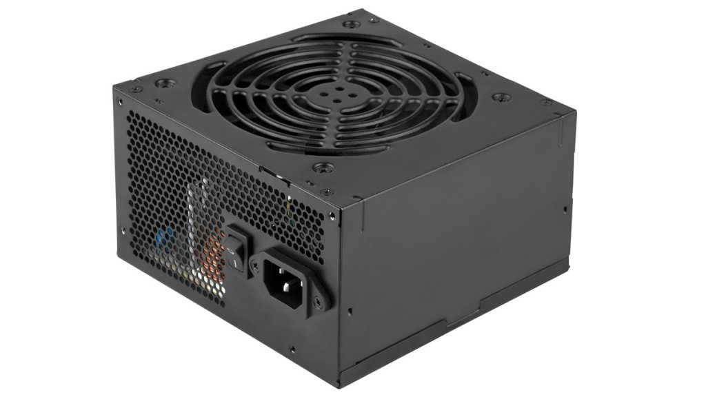 80PLUS GOLD認証の奥行き140mm、フラットケーブル採用の使えるATX電源