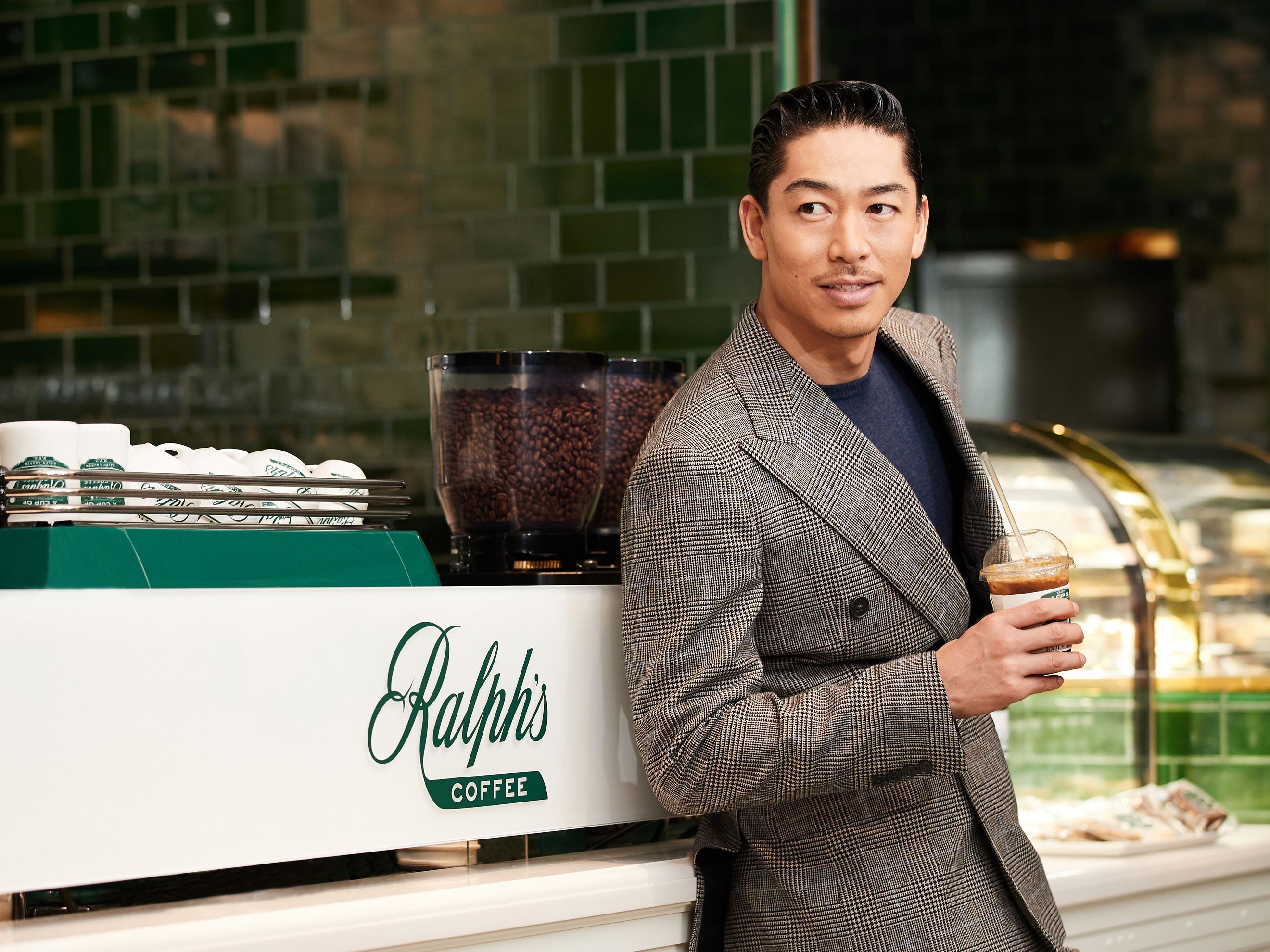 EXILE AKIRA×ラルフズ コーヒー！ 太陽のようにポジティブなコラボ