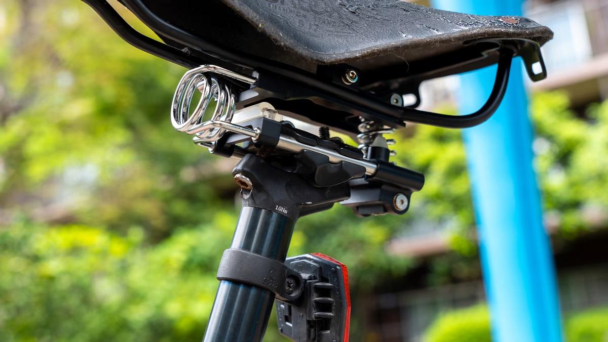 お尻の痛み、もう悩まない！ ｢Air Seat｣で硬い自転車サドルや段差超え