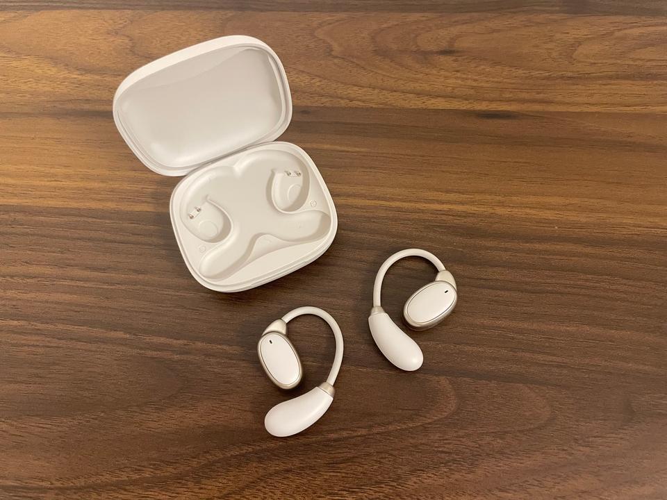 通訳してくれるイヤホンがすごい！139言語がリアルタイムで翻訳される