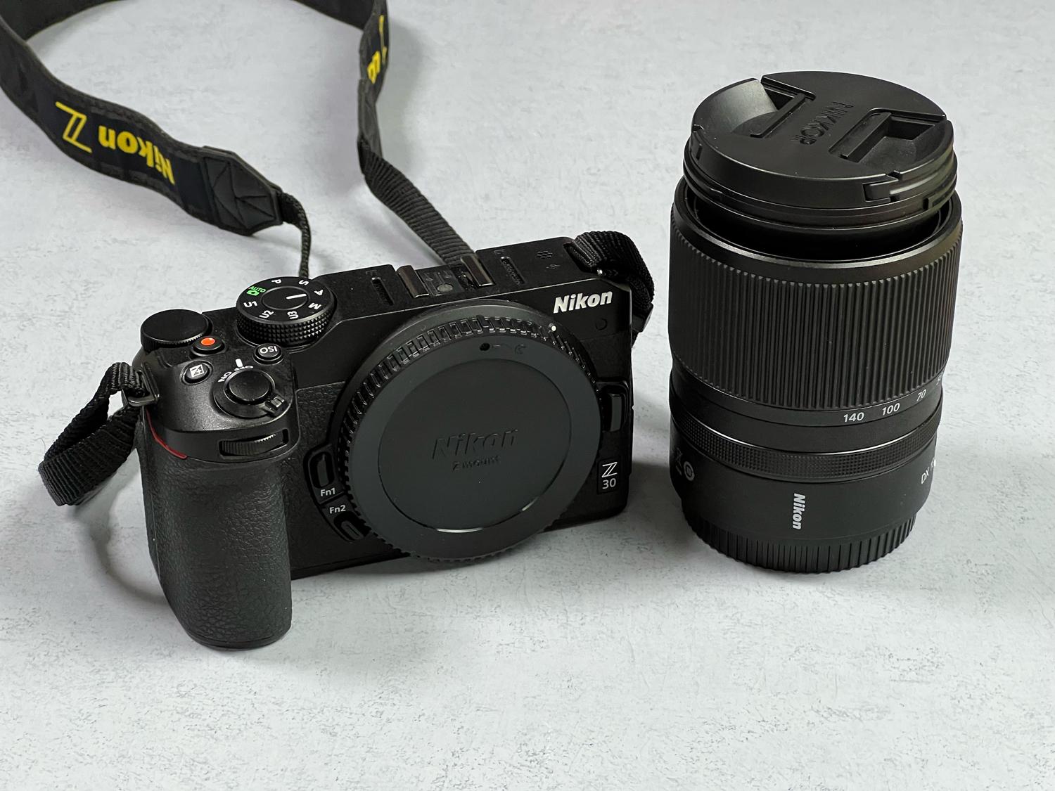 スマホカメラとあえて併用。一眼レフの構成を見直したら軽くて持ち歩き