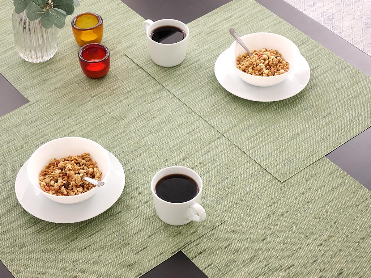 チルウィッチ ランチョンマット バンブー｜緑色の不均一なストライプ