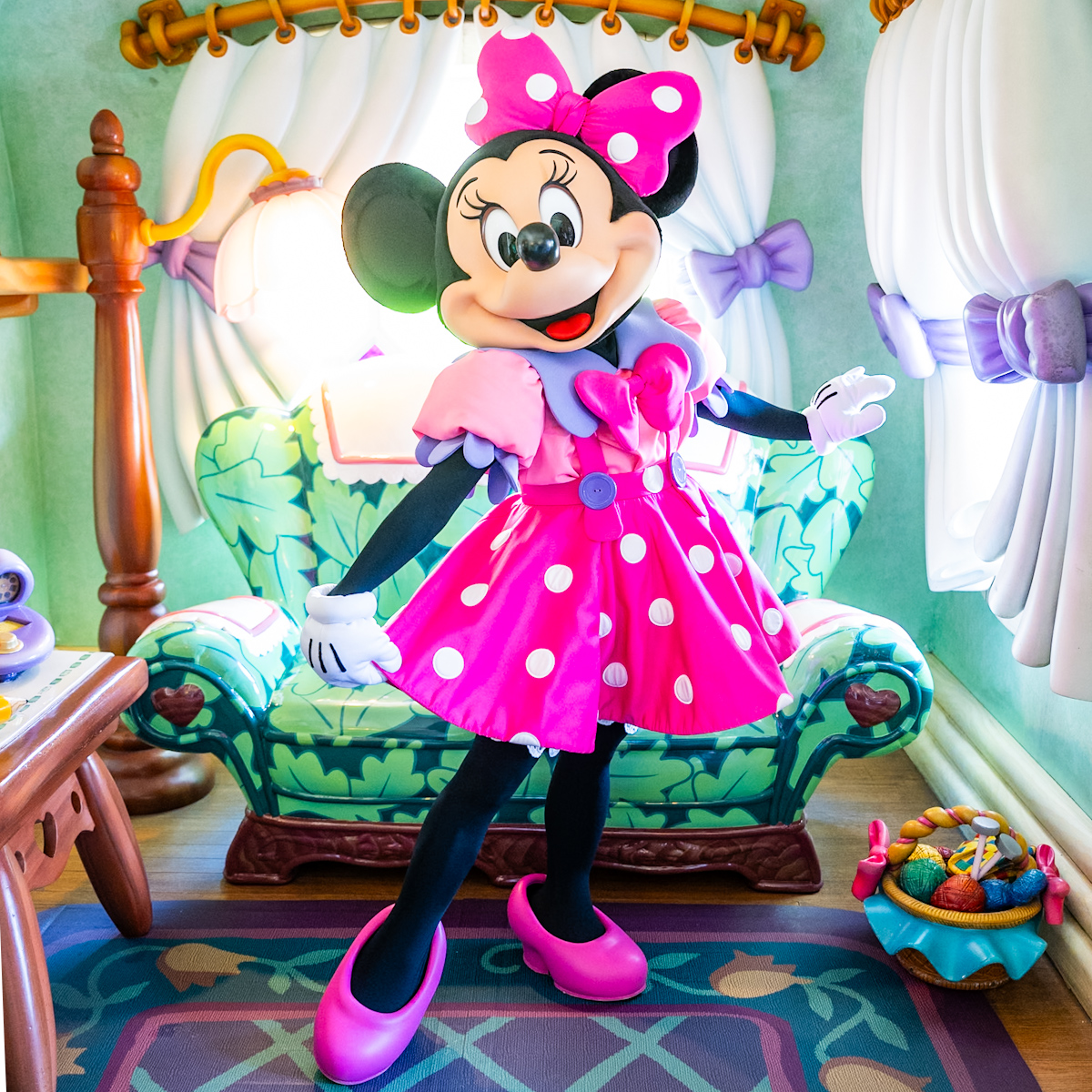 ピンクの衣装がかわいい！東京ディズニーランド／トゥーンタウン