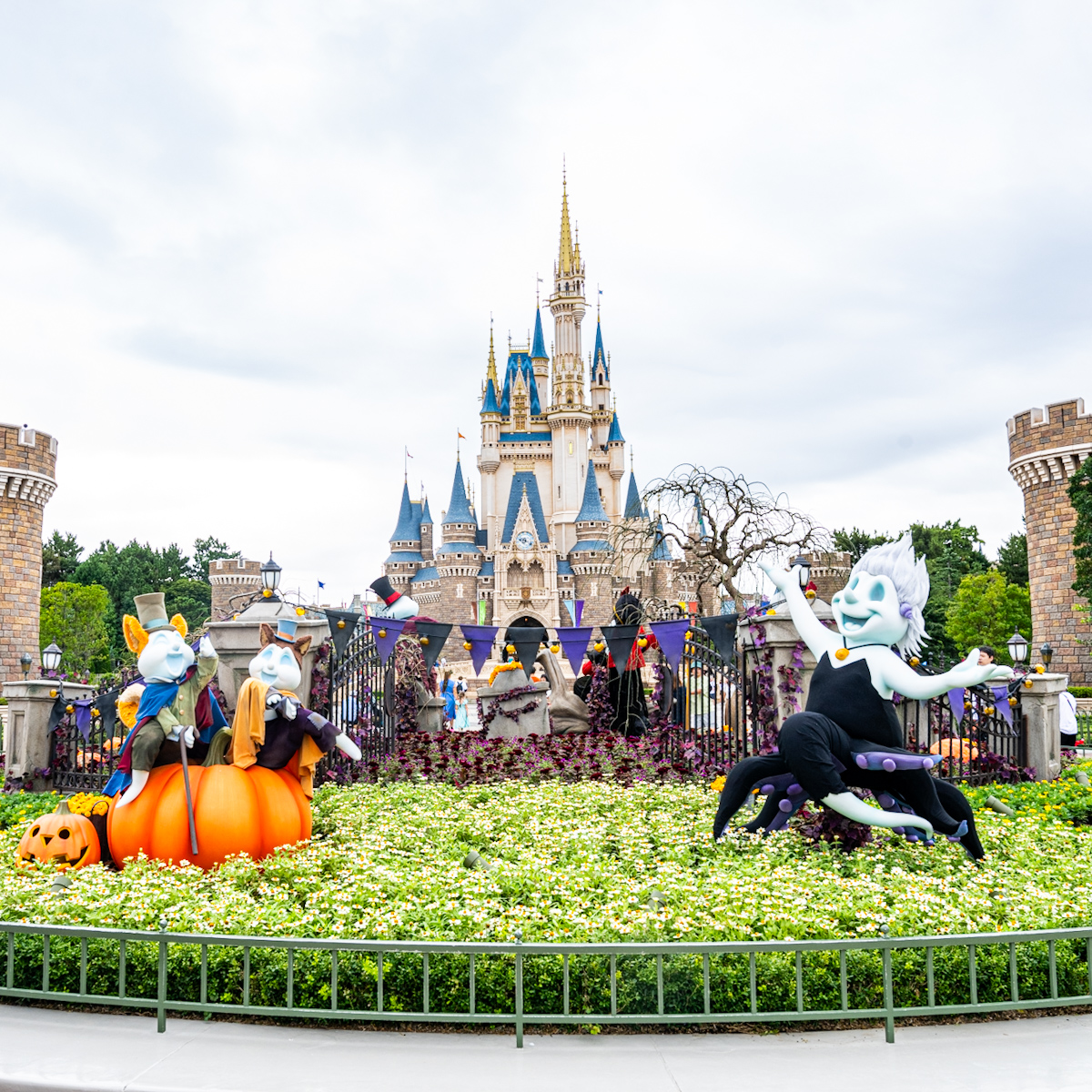 ヴィランズに扮したゴーストが登場！東京ディズニーランド”ディズニー