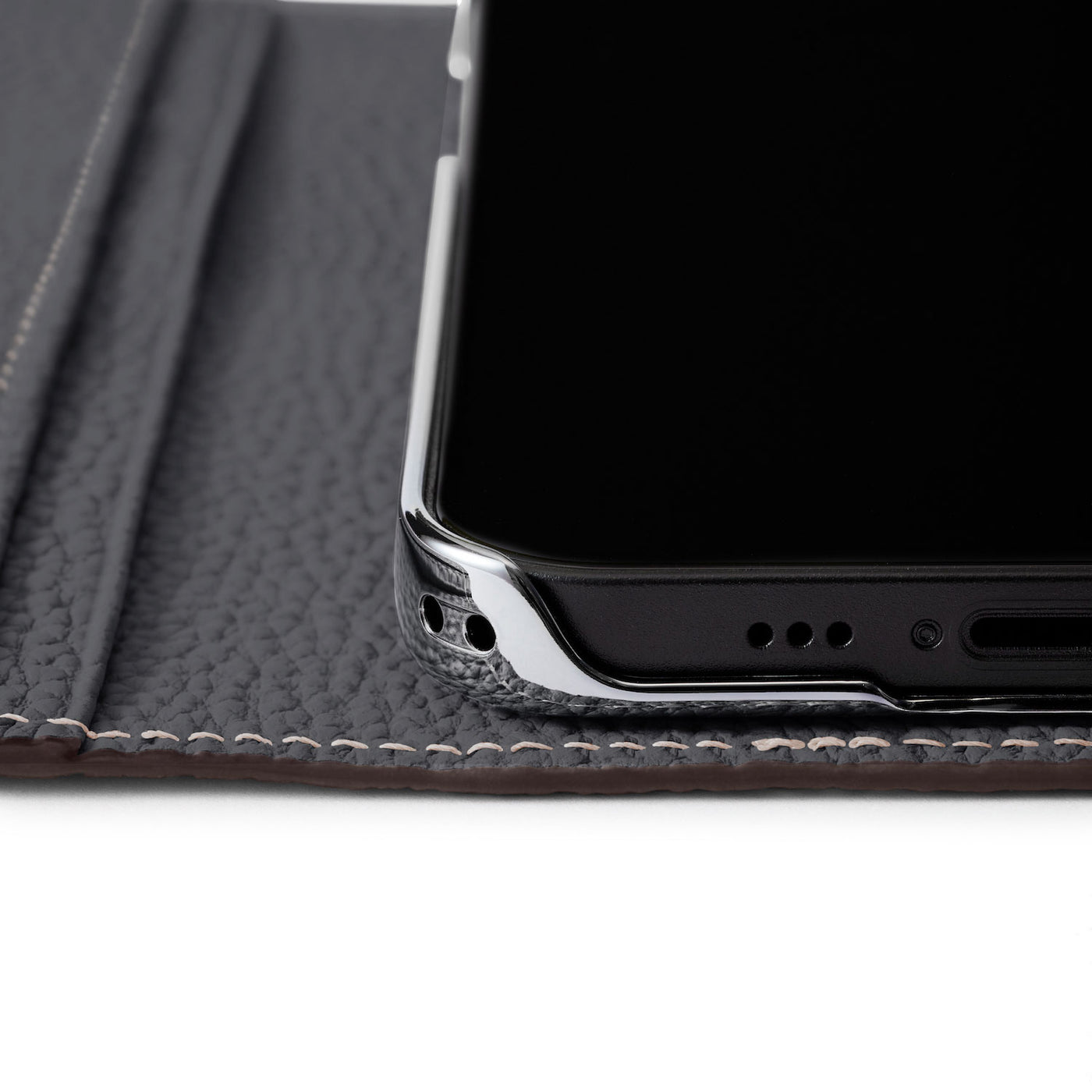 ダイアリーケース(iPhone 15 Pro)シュリンクレザー チャコールグレー