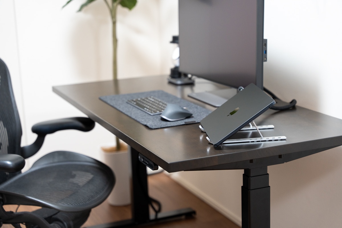 KANADEMONO電動昇降デスクレビュー：組立簡単！おしゃれでハイスペック