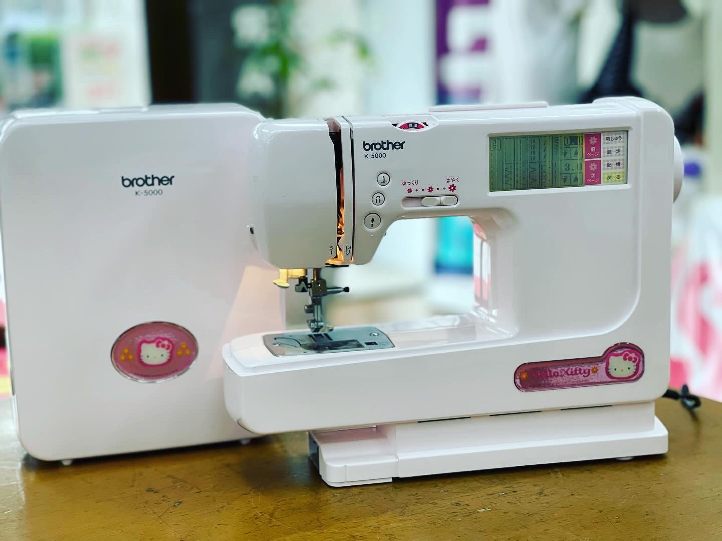 brother(ブラザー)コンパクト刺繍機付きミシン【ハローキティモデル