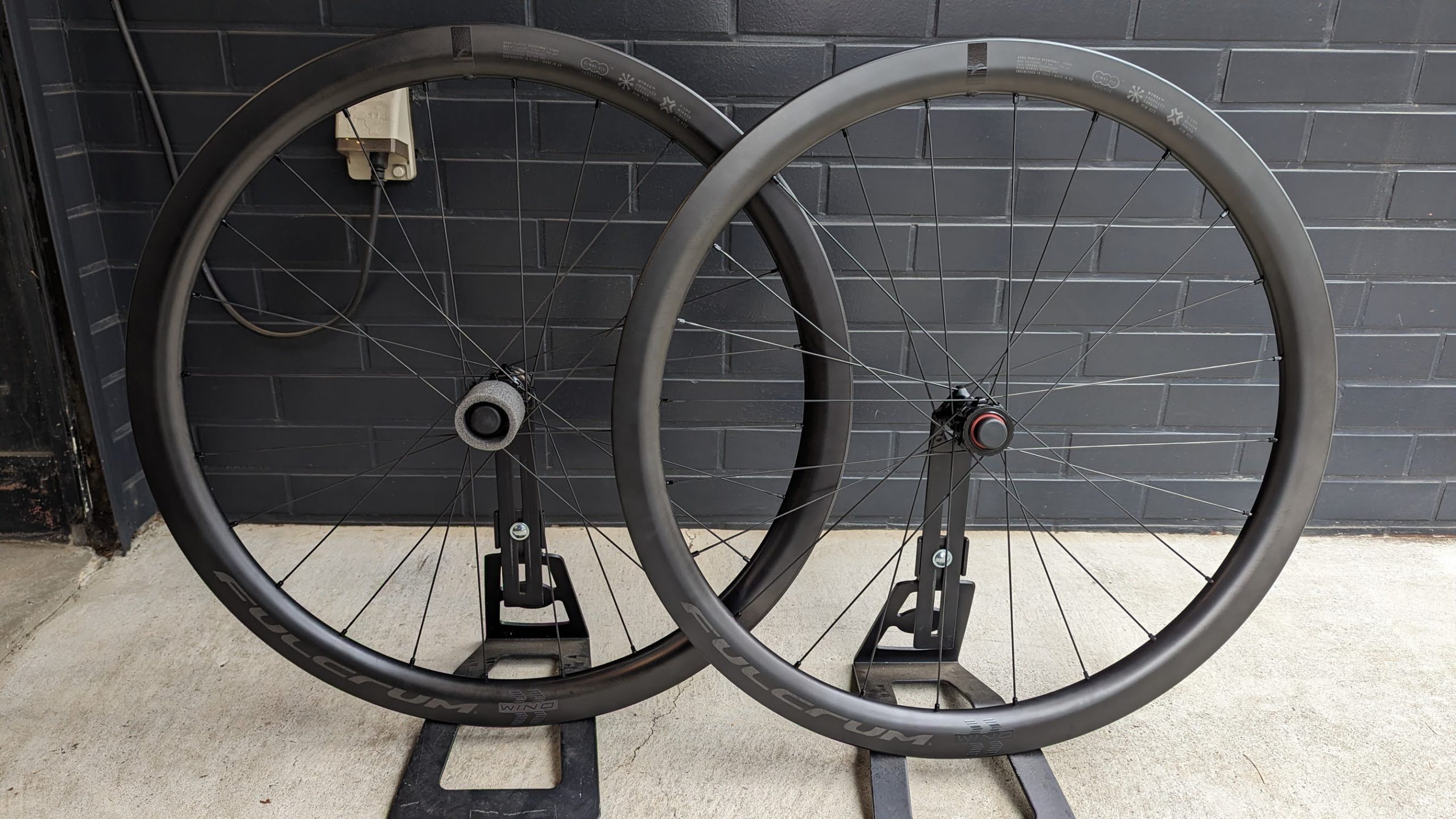 トレンド！】FULCRUM WIND 42 入荷！【ｶｰﾎﾞﾝﾎｲｰﾙ！】 | 自転車のこと