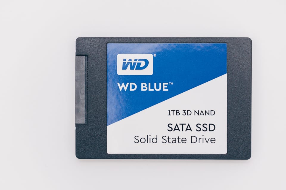 WD Blue 3D NAND SATA WDS100T2B0A レビュー／容量、速度、価格の