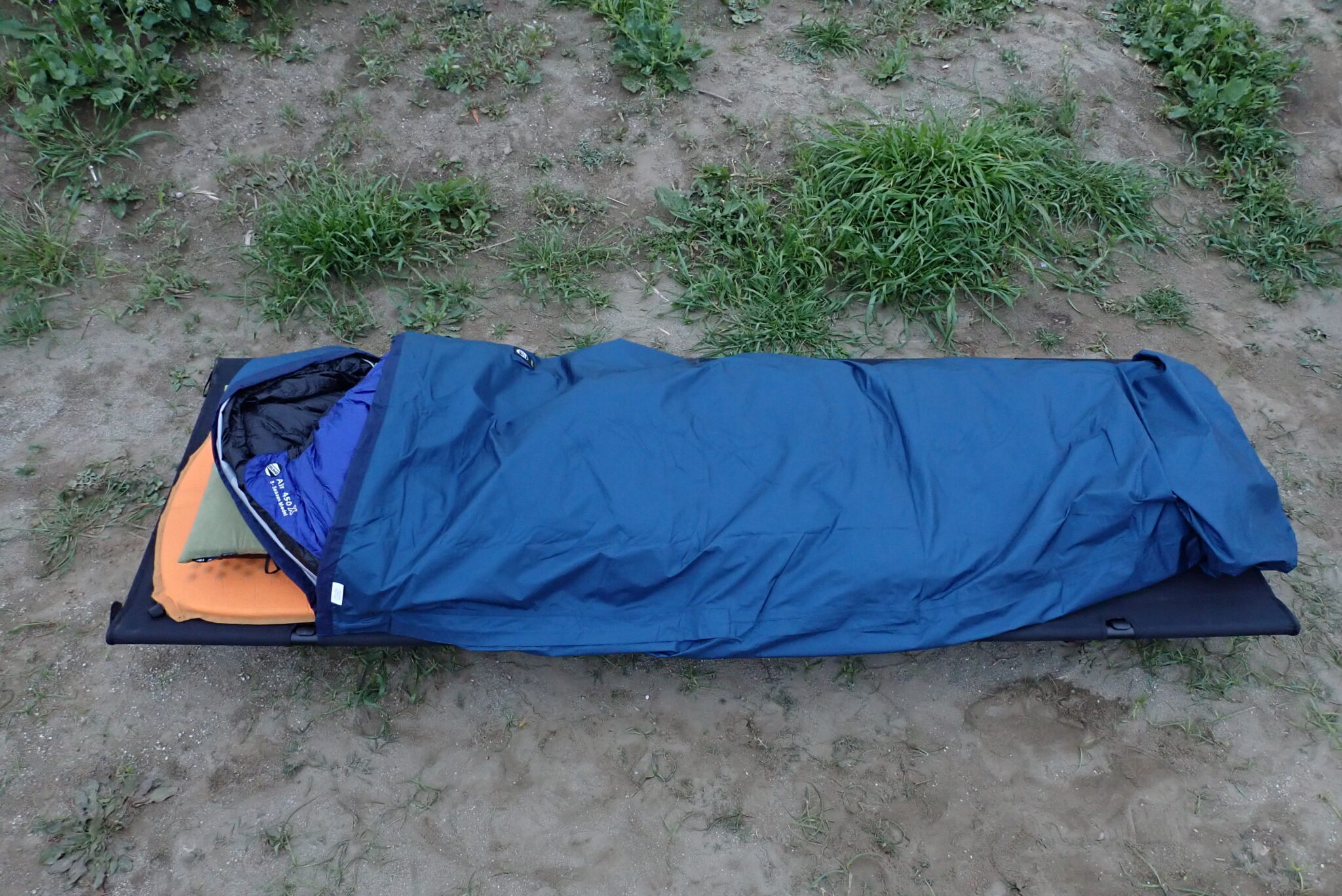 イスカ ゴアテックスシュラフカバー】寝袋の温度調整をして汎用性を