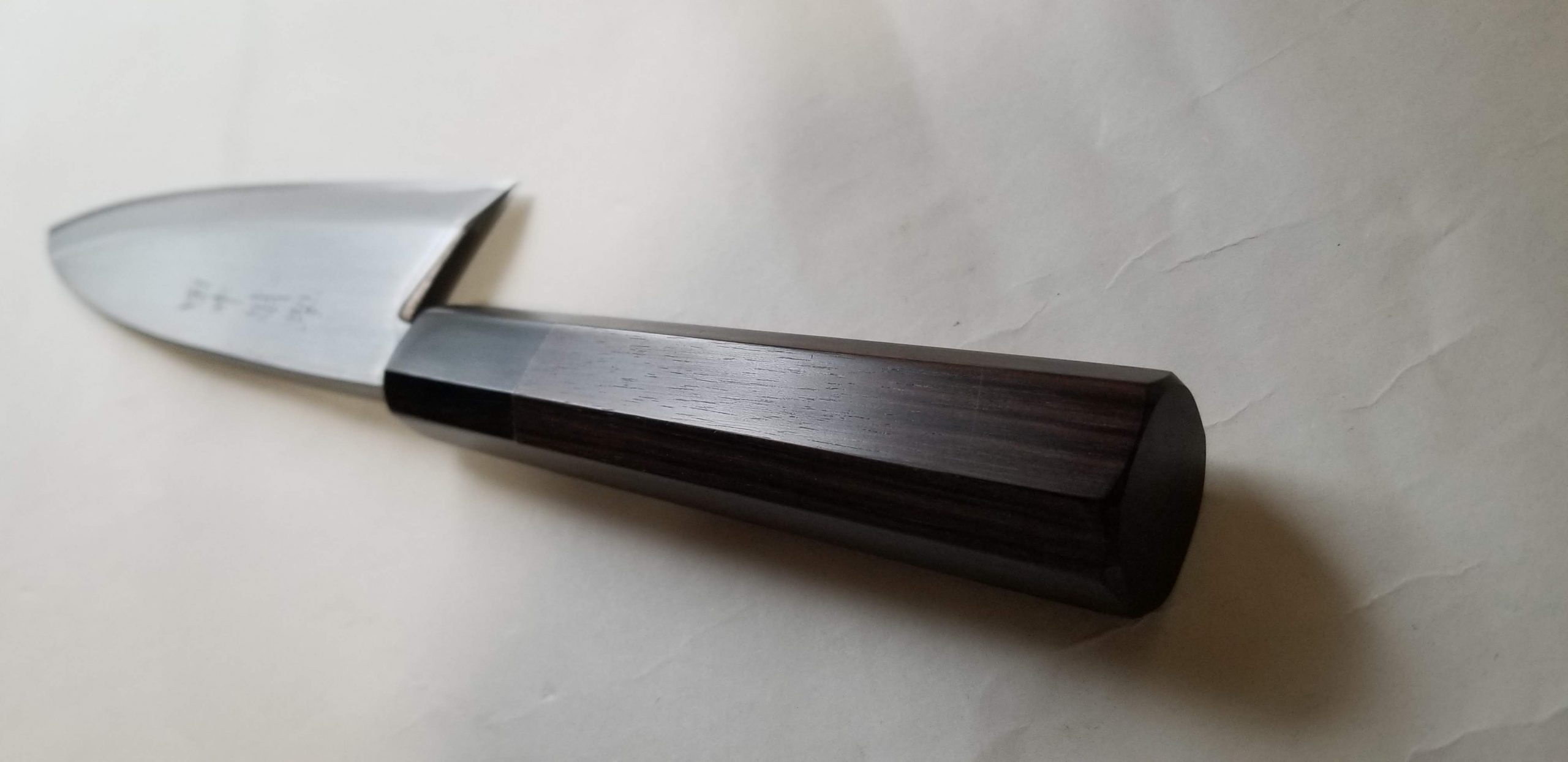 黒檀八角水牛柄「出刃包丁」165mm青紙（青鋼）2号 本研ぎ付 | 田中