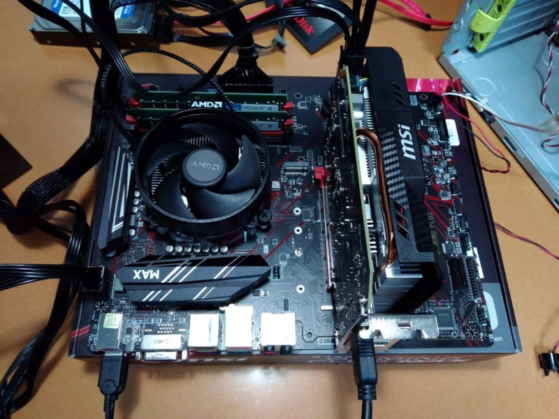 自作PC】マザーボードにグラフィックボードを取り付ける【MSI B450