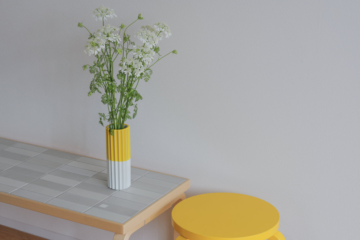 PLEATS フラワーベース YELLOW – Mustakivi