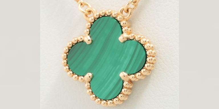 孔雀石（マラカイト）とは？石言葉や効果、価値を解説 | ダイヤモンド