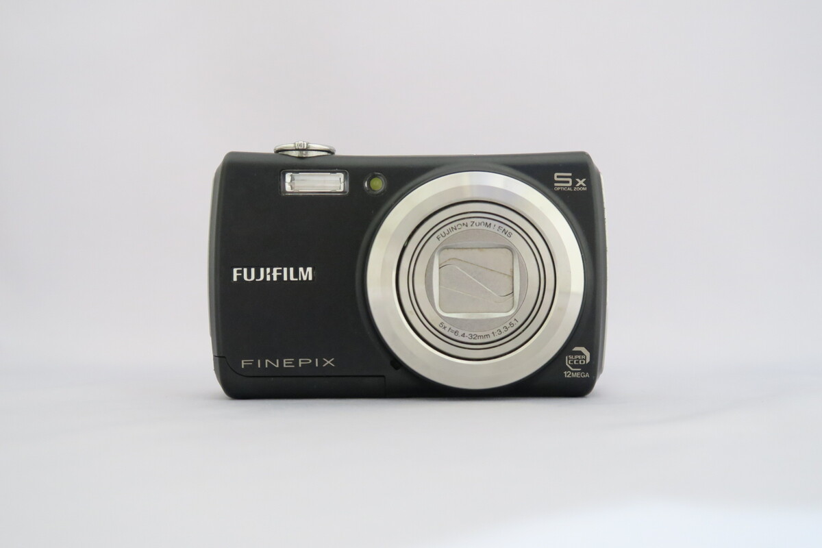 価格.com - 富士フイルム FinePix F600EXR [ブラック] 価格比較