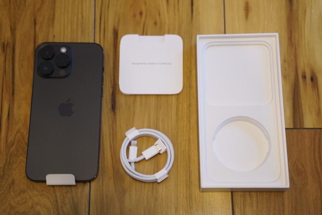 Apple iPhone 14 Pro 本体 箱 未使用充電コードあり Apple iPhone 14