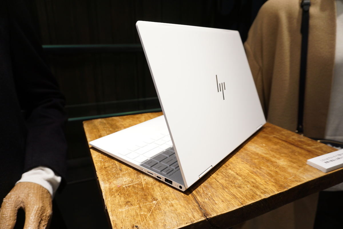日本HPから4つのプレミアムノートPC、なんと「木」を使ったモデルも