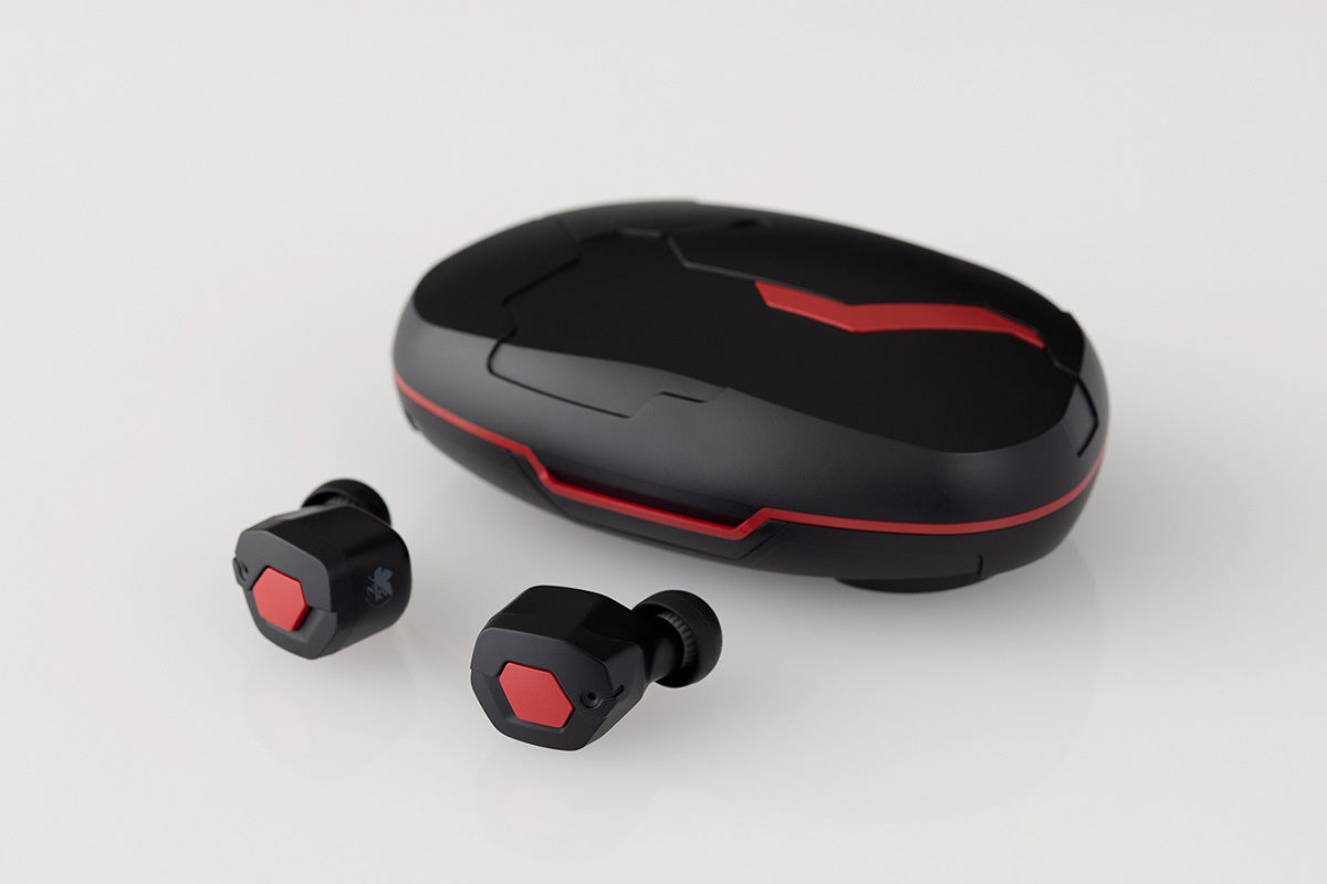 final×エヴァコラボの完全ワイヤレスに、葛城ミサトがしゃべる「ネルフ