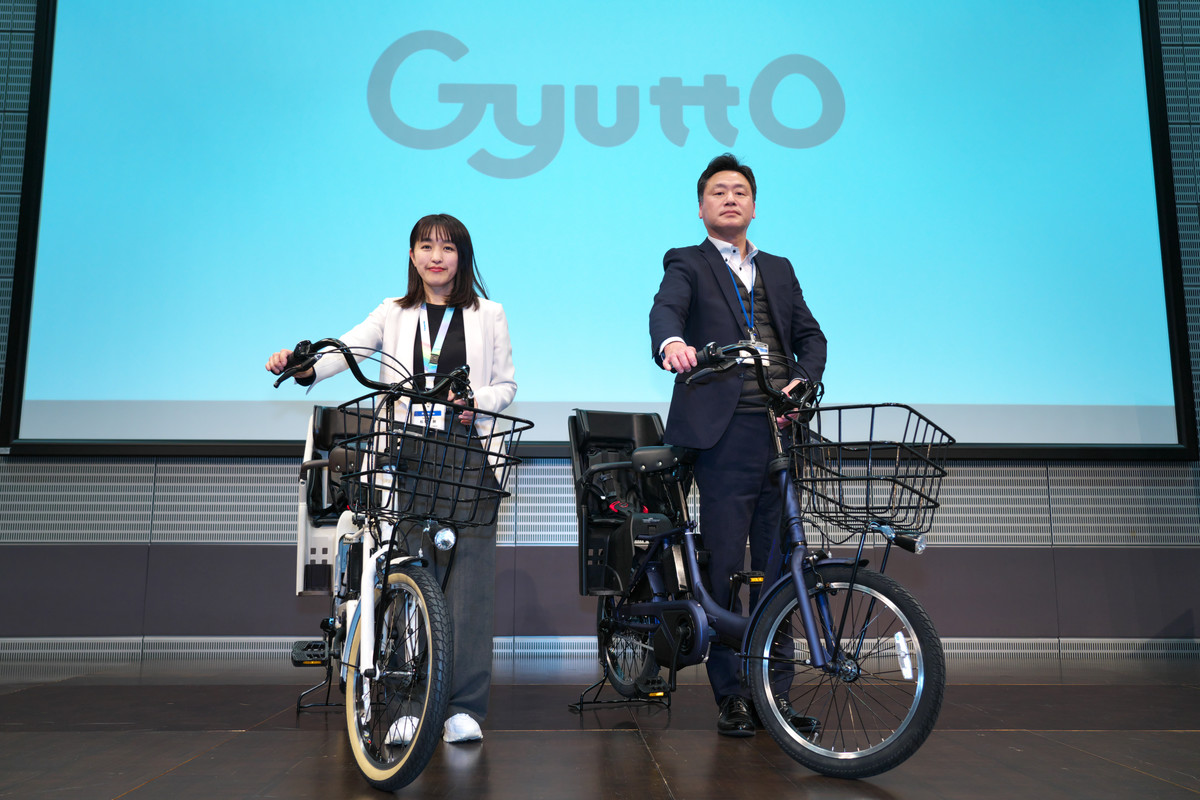 子育て世代待望! 「ギュット・アニーズ・DX・押し歩き」の押し歩き機能