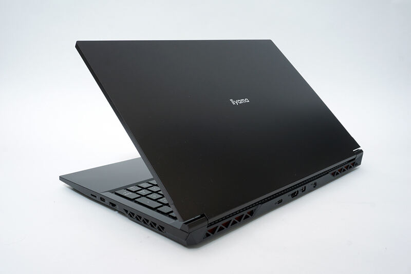 10コアCPU、15.6型フルHD液晶搭載で10万切り！ “良コスパ”ノートPC