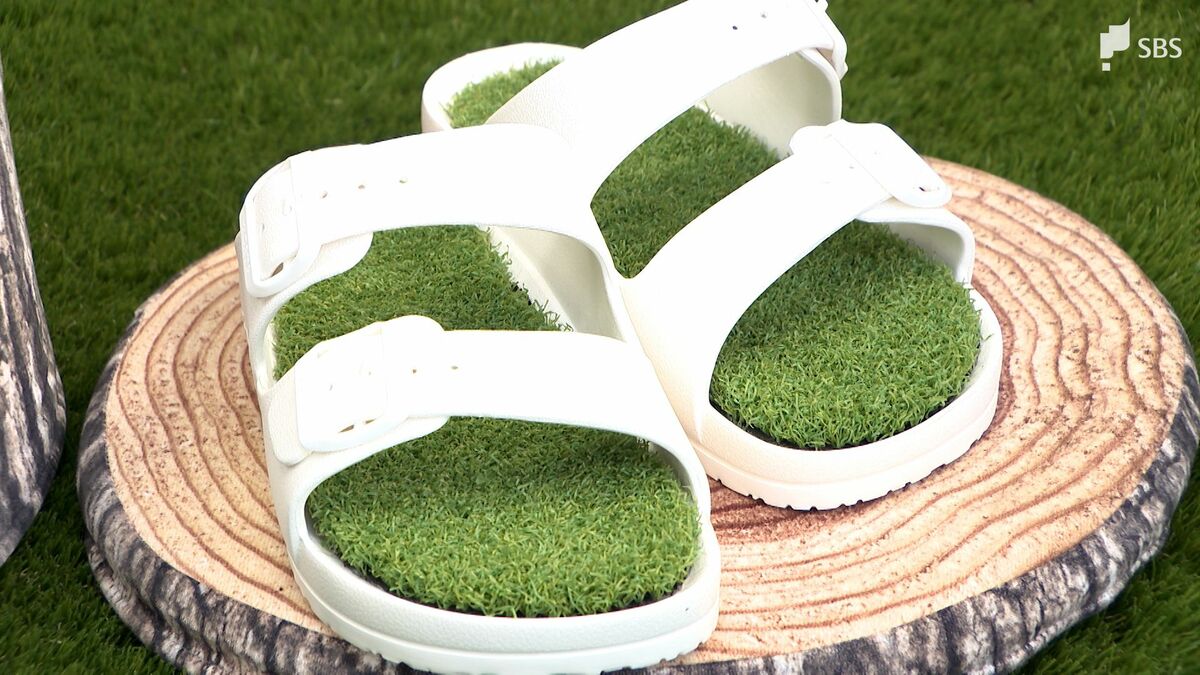 人工芝の捨てていた端材を再利用」サンダルにゴムチップに 富士市の