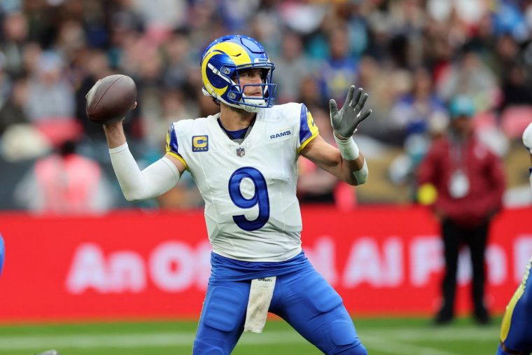 ジャガーズ戦でTD5回を決め「剣か何かもらえるかな」とラムズQB