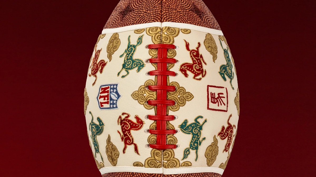 NFLが午年のアートフットボールを公開 | NFL JAPAN.COM