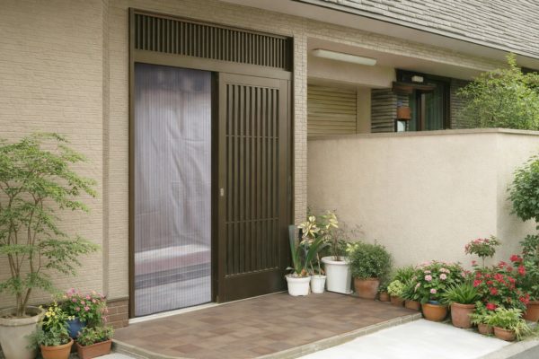 カーテンレールのように開閉スイスイ レール式ドア用アミ戸 - 防犯