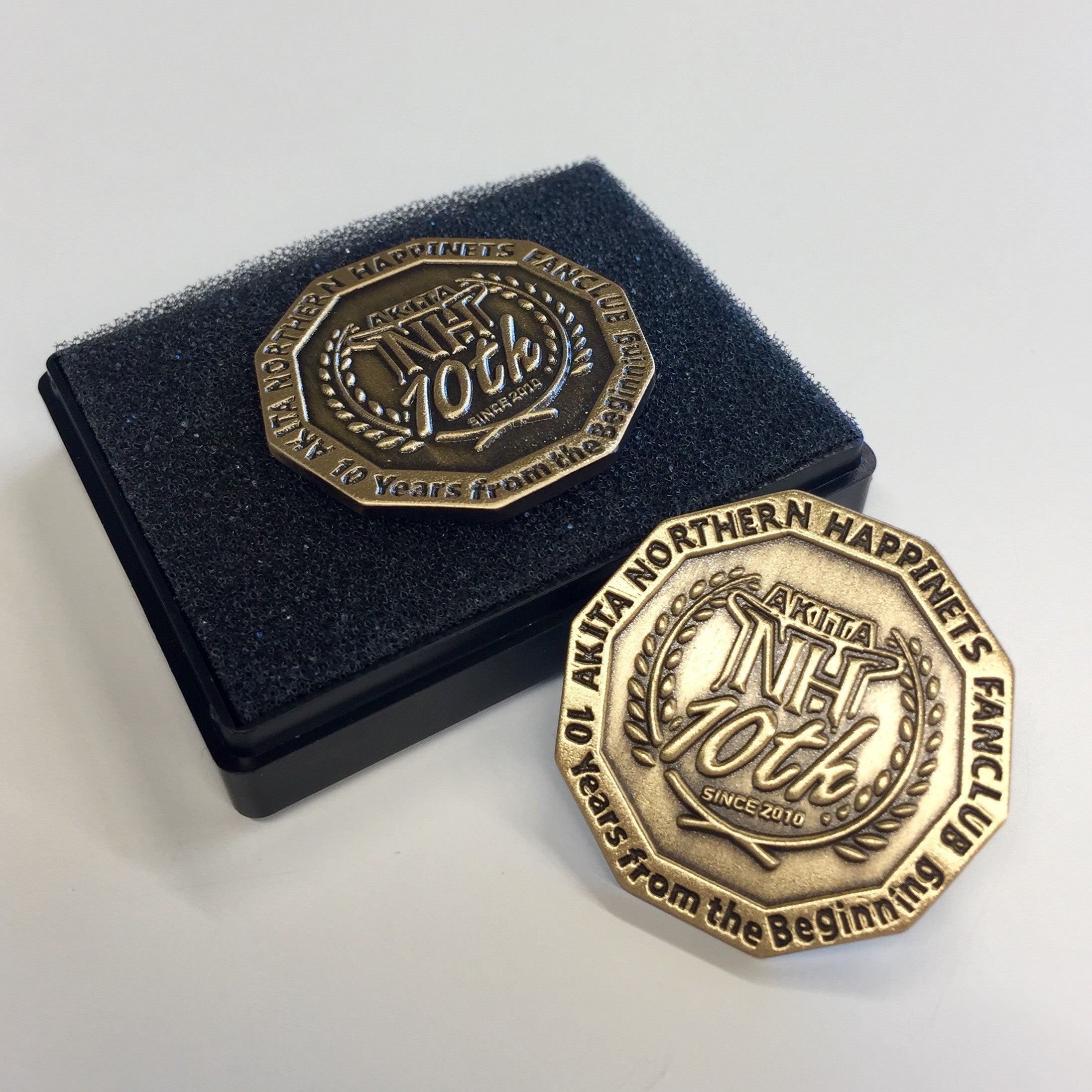 クラブハピネッツ】会員10年ご継続『記念ピンバッジ』送付について