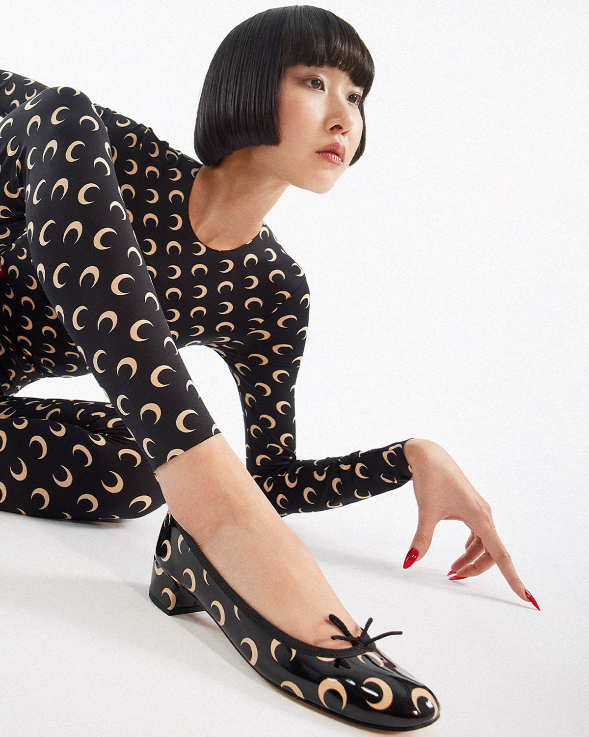 Repetto」と「Marine Serre」がコラボ。三日月モチーフをあしらった