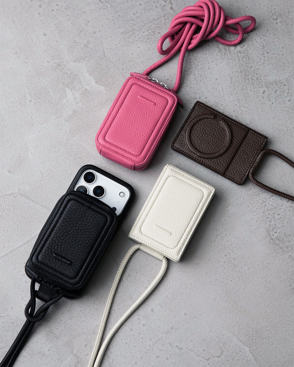 レザー製 iPhoneケース セット / ストラップ付スマホケース / スマホ