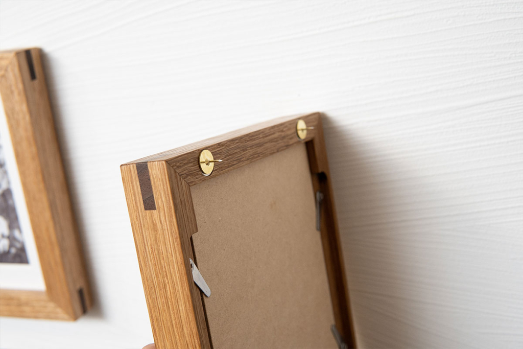 無垢材のマグネット付きフォトフレーム – 神戸の家具工房「沖家具