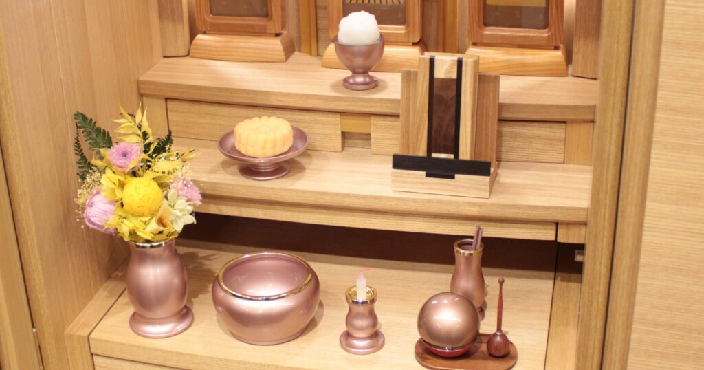 浄土真宗・真宗大谷派（東本願寺）のモダン仏壇の飾り方を写真付きで