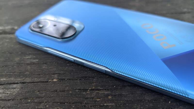 POCO F3 レビュー：軽くて120Hzな大画面で扱いやすいハイスペック