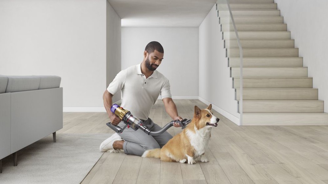 自動で毛がらみを解消する掃除機が誕生。ダイソンから、コードレス