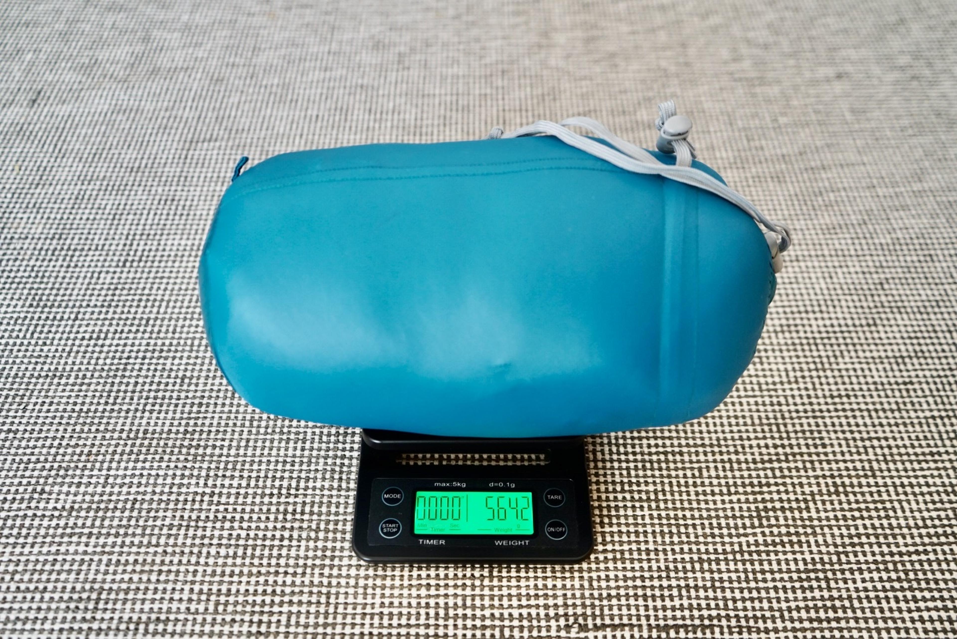 守りのギア選びも重要！快眠必至のド定番寝袋「モンベル アルパイン