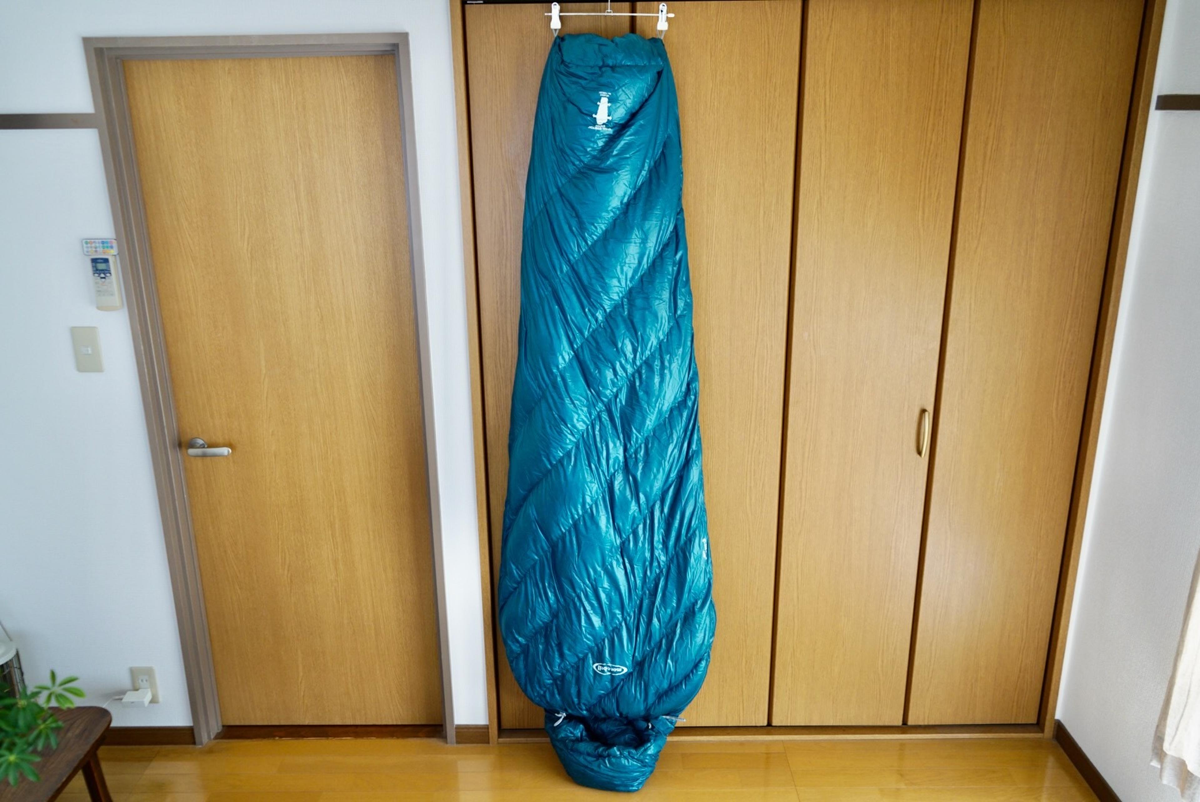 守りのギア選びも重要！快眠必至のド定番寝袋「モンベル アルパイン