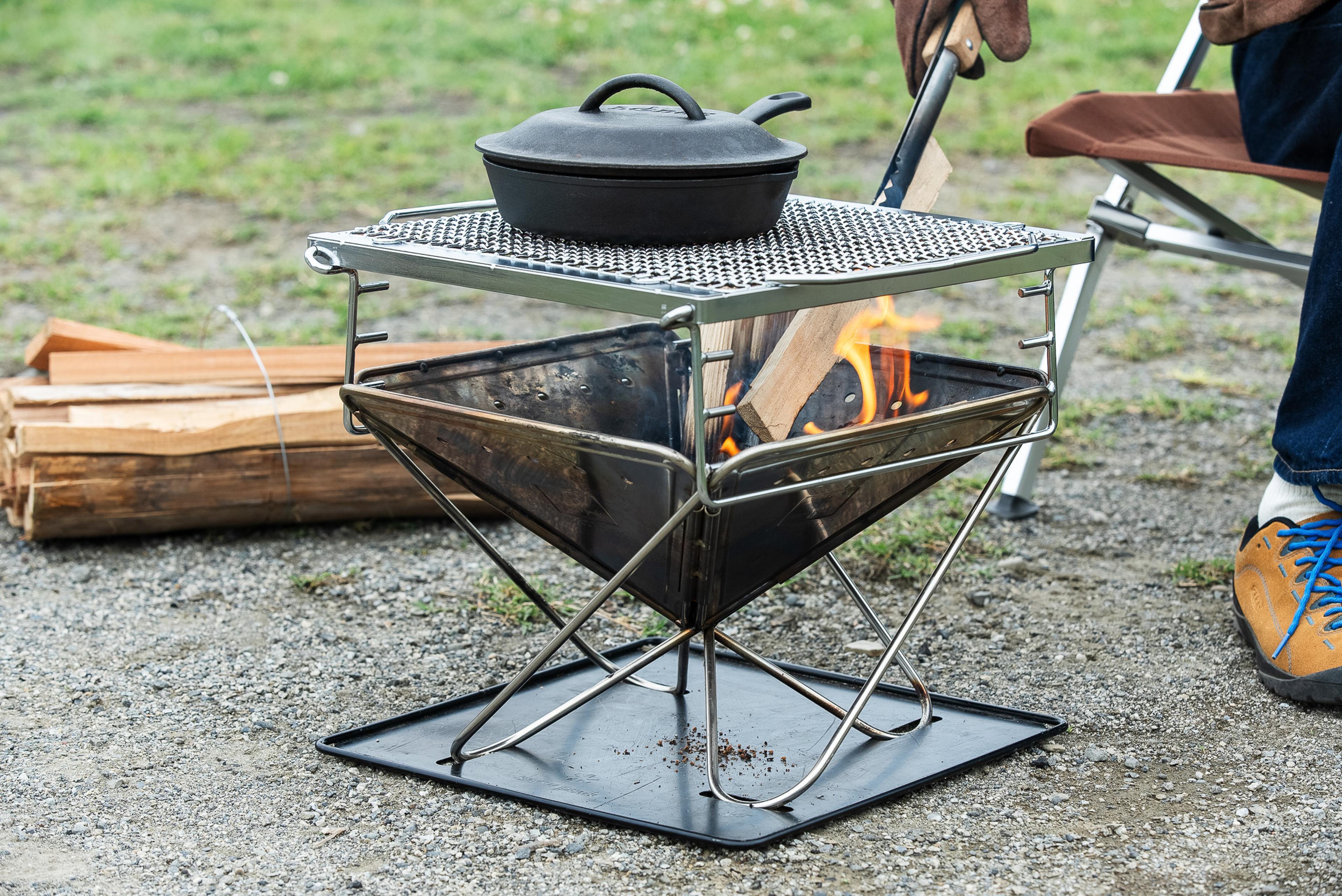 徹底レビュー】スノーピークの「焚火台」！使用感やサイズなどを