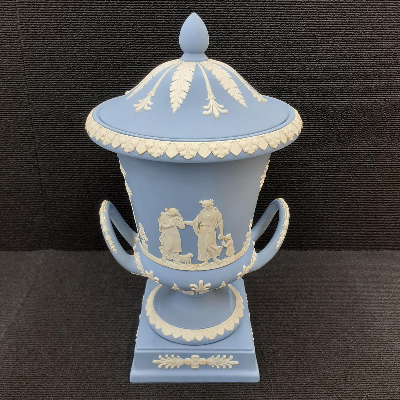 ウェッジウッド(WEDGWOOD)|トロフィー型置き物|【ハードオフ公式通販