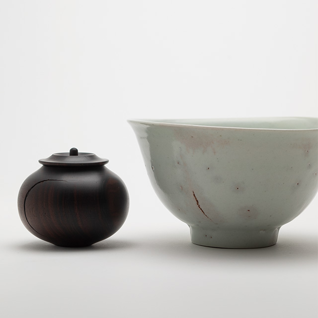 灰釉花器 | Works | 長谷川奈津 | panorama