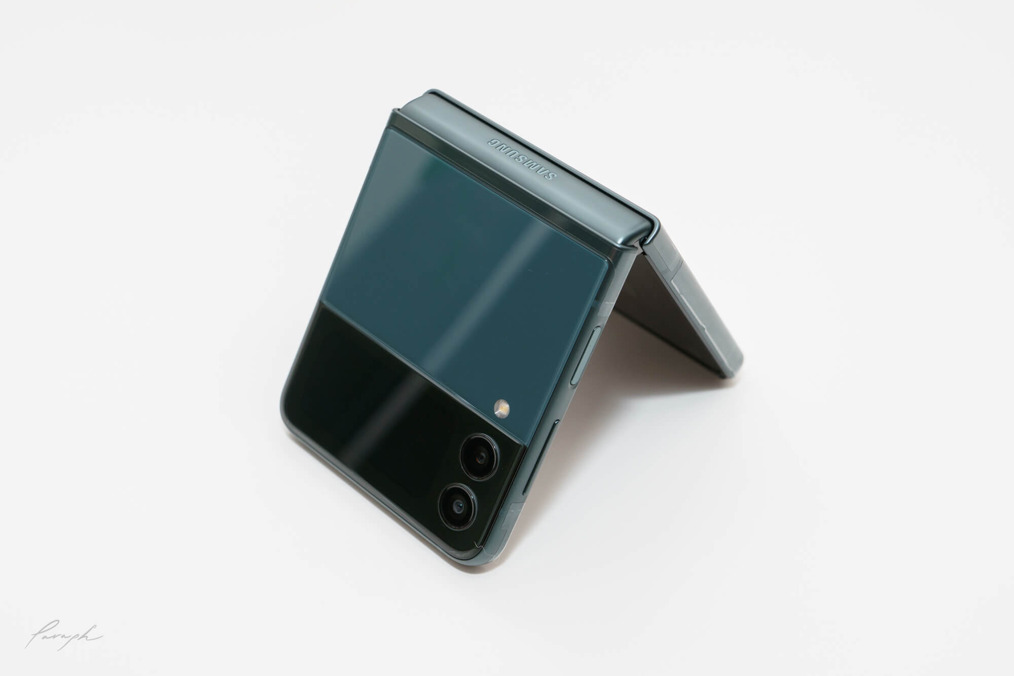 折りたたみスマホの完成系「Galaxy Z Flip3 5G」香港版 グリーンが