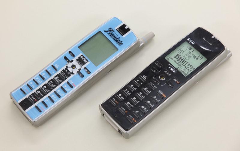 1999】 初のiモードサービス対応携帯電話機「デジタルムーバF501i