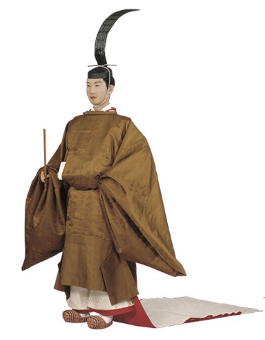 黄櫨染御袍 こうろぜんのごほう】 天皇が皇室祭儀の恒例臨時を通じて